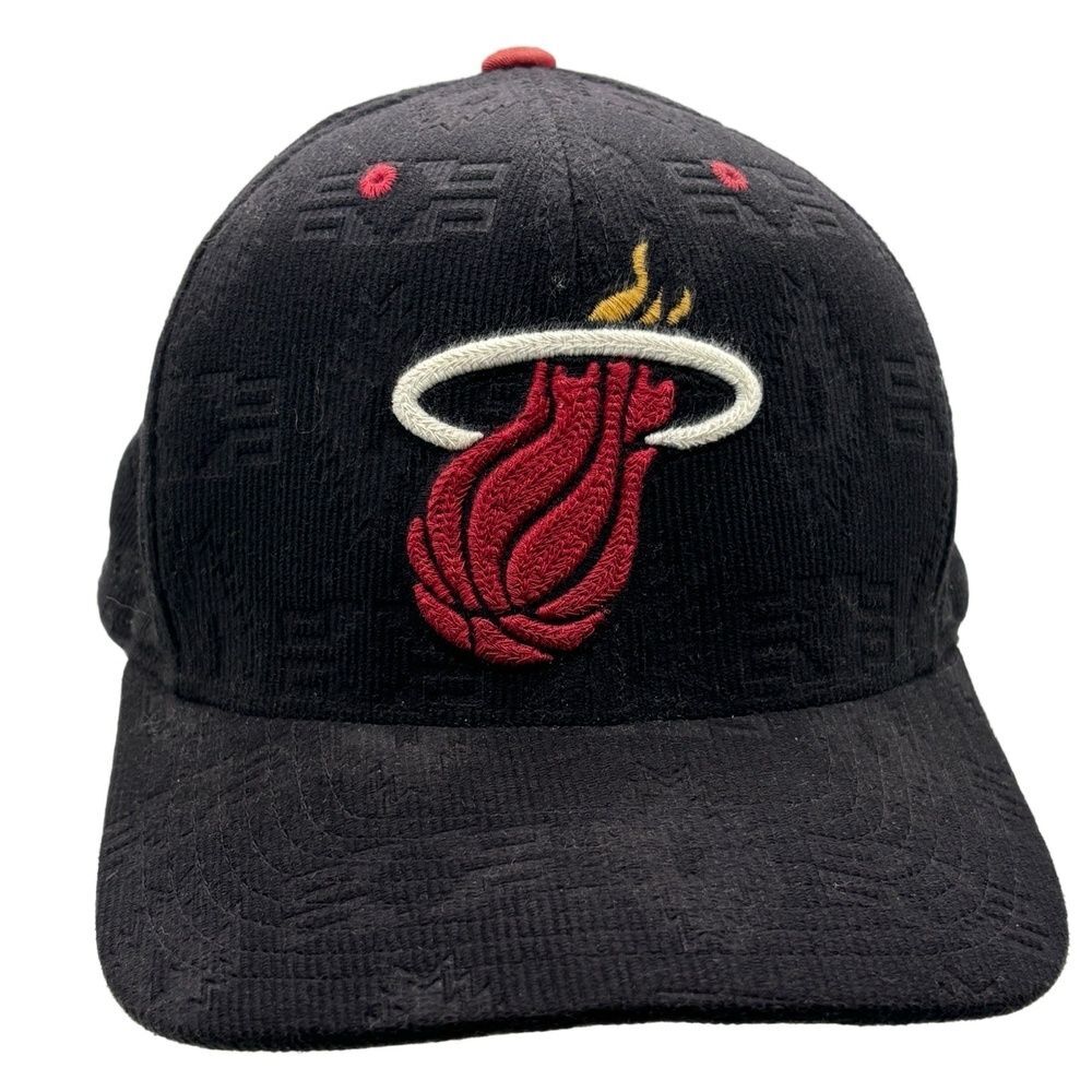 Miami Heat Mitchell & Ness NBA Black Red Logo Hat Cap Fitted Adjustable
